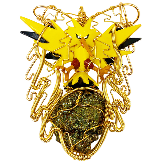 Pokemon Zapdos Figurine サンダRainbow Pyrite "Zapdos Legendary". (Cleansed with 3 nights of base chakra meditation). 4" length stone pendant. Adjustable black necklace included. Wrapped in 24 k gold color copper. Blocks energy leaks and mends auric tears. Promotes protection from negativity. Holds the frequency power of prophecy. 